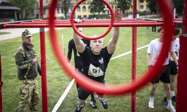 KT20260415haditorna_akarattya2nap_cover