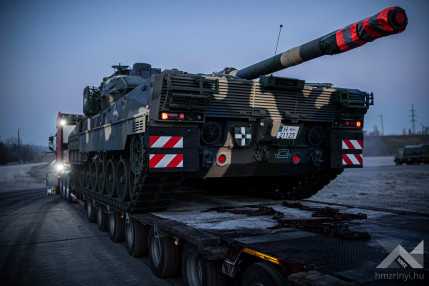 Leopard 2A7 érkezés KLAC7835