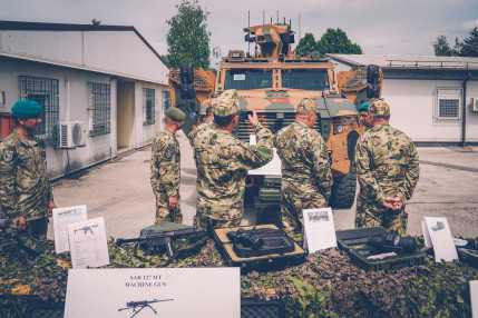 20240506_EUFOR_katonai felsővezetői tanfolyam hallgatói_KB (14)