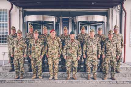 20240506_EUFOR_katonai felsővezetői tanfolyam hallgatói_KB (19)