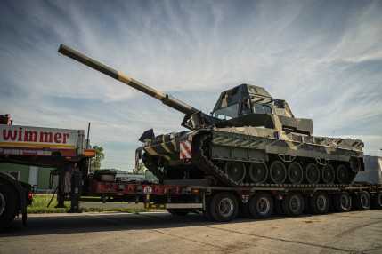 202406_Tata_Leopard_2A7HU_érkezés_KL (7)