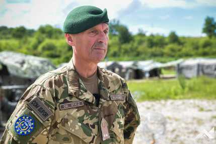 w.dr. sticz laszlo vezerornagy, az eufor parancsnoka.rt  (7)