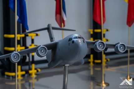 20240619_Papa_C17_hangar_atadas_SG_005