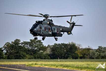 w2024.07.15.ket uj h225 helikopter erkezik szolnokra .rt. (2)