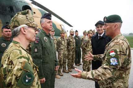 202410_Mi-17_H225M_váltás-EUFOR_DV (17)