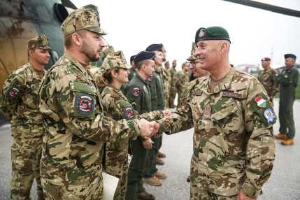 202410_Mi-17_H225M_váltás-EUFOR_DV (18)