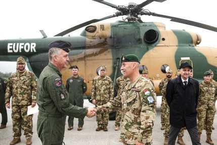 202410_Mi-17_H225M_váltás-EUFOR_DV (20)