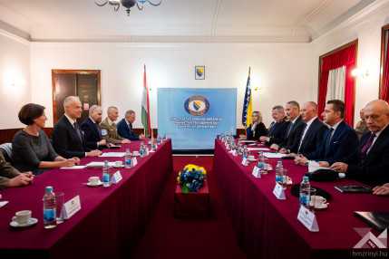 20241202_miniszteri_látogatás_EUFOR_KG (8)