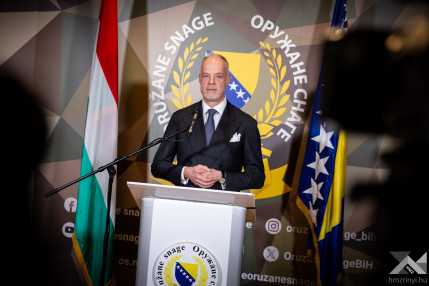 20241202_miniszteri_látogatás_EUFOR_KG (9)