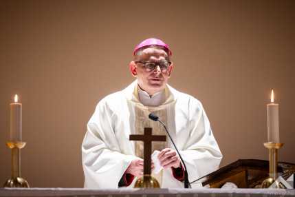 20250515_Lourdes_katonaizarandoklat_1500px_KG010