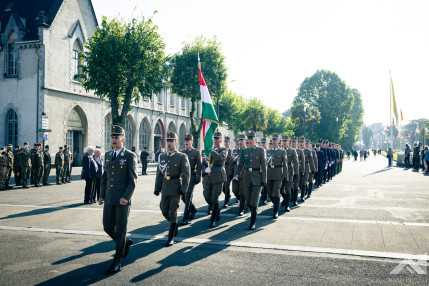 20250516_Lourdes_katonaizarandoklat_1500px_KG015