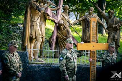 20250517_Lourdes_katonaizarandoklat_1500px_KG007