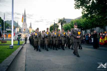 20250517_Lourdes_katonaizarandoklat_1500px_KG038