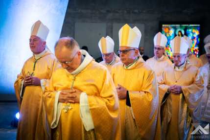 20250518_Lourdes_katonaizarandoklat_1500px_KG006