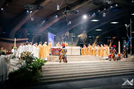 20250518_Lourdes_katonaizarandoklat_1500px_KG026