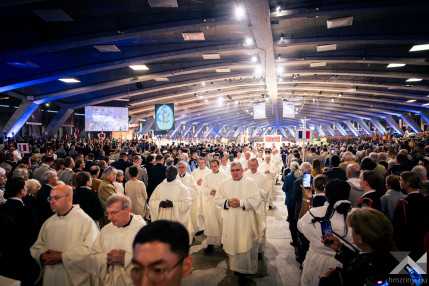 20250518_Lourdes_katonaizarandoklat_1500px_KG028