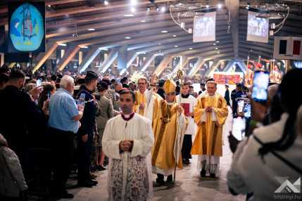 20250518_Lourdes_katonaizarandoklat_1500px_KG029