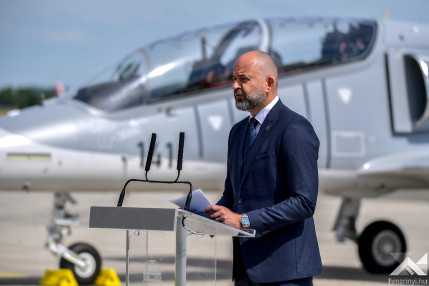 w2025.05.30.l-39 repulogepek erkeznek kecskemetre.rt (9)
