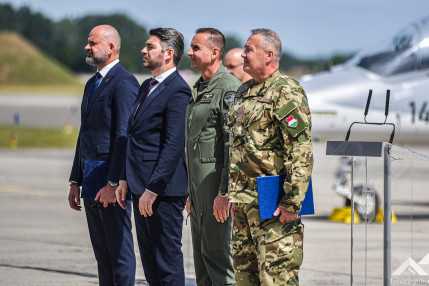 w2025.05.30.l-39 repulogepek erkeznek kecskemetre.rt (18)