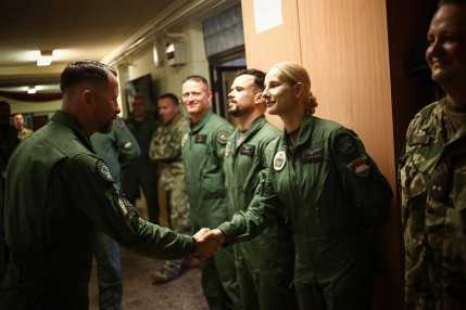 202507_KFOR_H145_2_váltás_érkezés_DV (4)