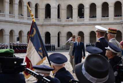 Burkhard vezérezredes búcsúztatása Párizs (9)