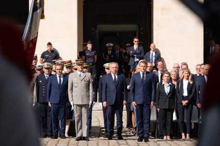 Burkhard vezérezredes búcsúztatása Párizs (12)