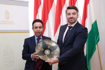 20251008_katari_nagykövet_HM_SzL (5)