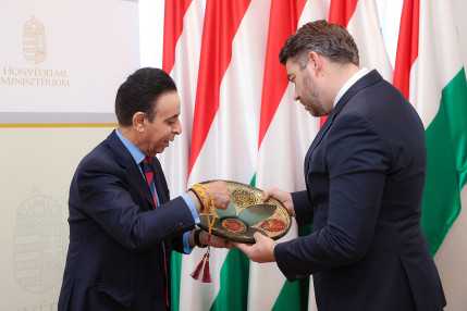 20251008_katari_nagykövet_HM_SzL (6)