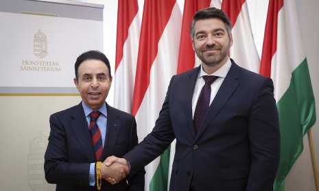 20251008_katari_nagykövet_HM_SzL (nyitó)