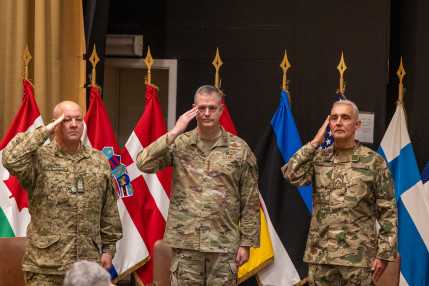 20251010_Mons_Kaszab_Zoltán_NATO_ACO_vezénylőzászlós (1)
