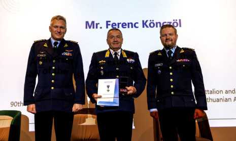 202510_litván_katonai_kitüntetés_repülődandár (nyitó)