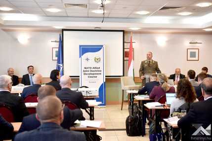 w2025.11.04.nato doktrinalis kozpont tanacskozas.rt. (1)