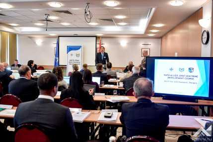 w2025.11.04.nato doktrinalis kozpont tanacskozas.rt. (2)