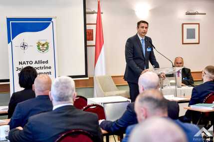 w2025.11.04.nato doktrinalis kozpont tanacskozas.rt. (3)