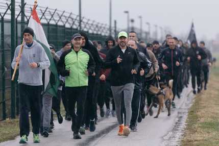 202511_Kutnyászky államtitkár látogatása_EUFOR (12)