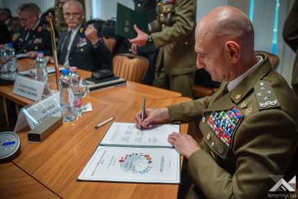 w2025.11.27.vedelmi egyuttmukodes.rt. (24)