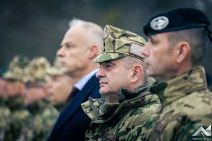 20251212_Tata_Leopard_honvedelemhu_2500px_KG008