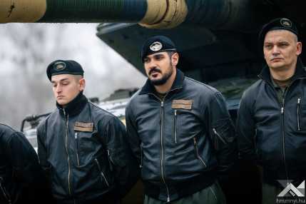 20251212_Tata_Leopard_honvedelemhu_2500px_KG012