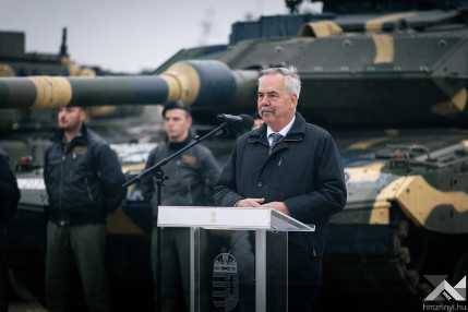 20251212_Tata_Leopard_honvedelemhu_2500px_KG015