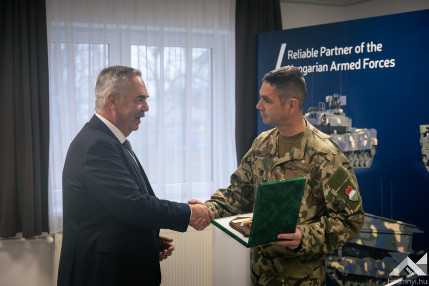 20251212_Tata_Leopard_honvedelemhu_2500px_KG022