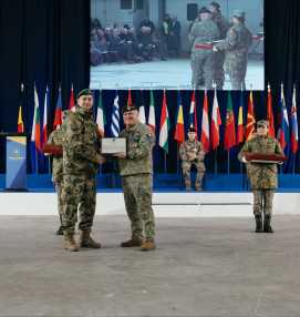 202601_Szabó Tibor dandártábornok_elismerés_EUFOR (2)