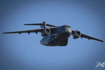 20260127_ejtőernyős_ugrások_KC-390_VF_1