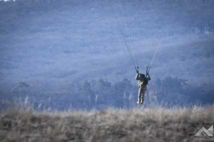 20260127_ejtőernyős_ugrások_KC-390_VF_6