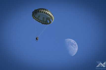 20260127_ejtőernyős_ugrások_KC-390_VF_8