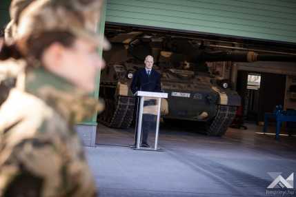 20260319_Tata-Miniszter-FD-13