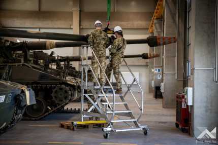 20260319_Tata-Miniszter-FD-25