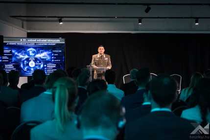 20260326_Bálna_Space&Defend_VF__6