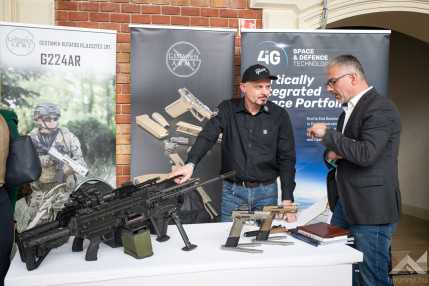 20260326_Bálna_Space&Defend_VF__10