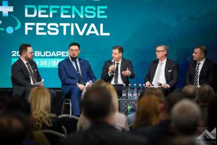 20260326_Bálna_Space&Defend_VF__27