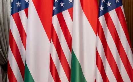 202604_magyar-amerikai_zászló_nyitó